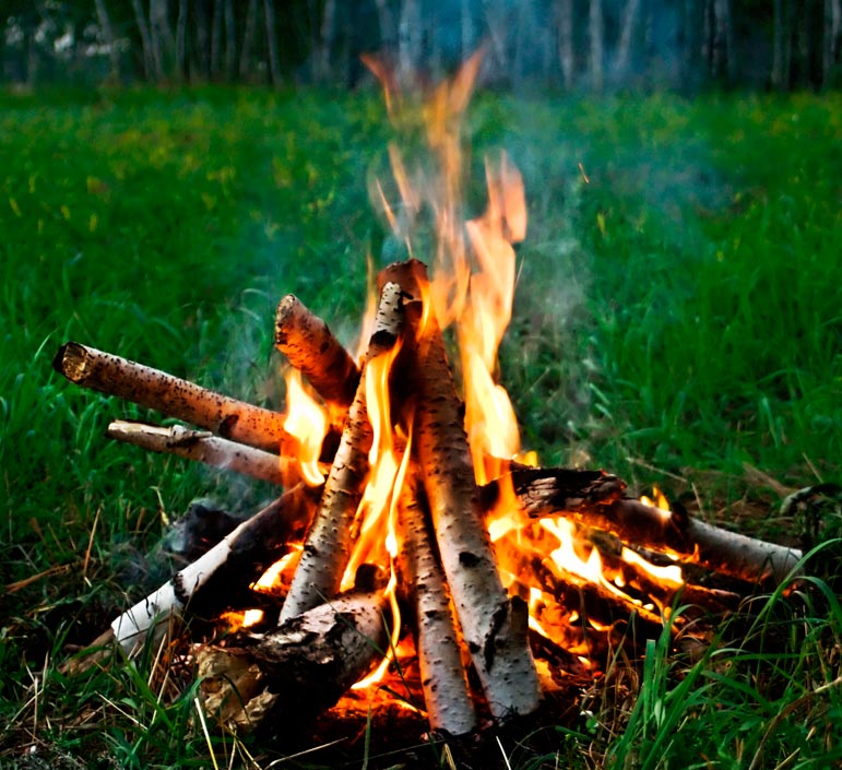 Lago y Tierra Campamento