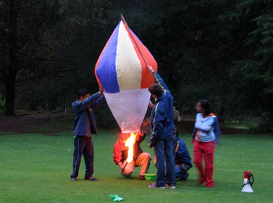 Lago y Tierra Campamento